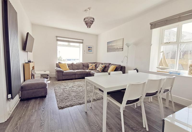 Plas Darien-3 Bed Apt- Sea Views - Sleeps 5 Trearddur Esterno foto